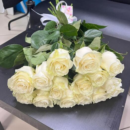 Bouquet of white roses