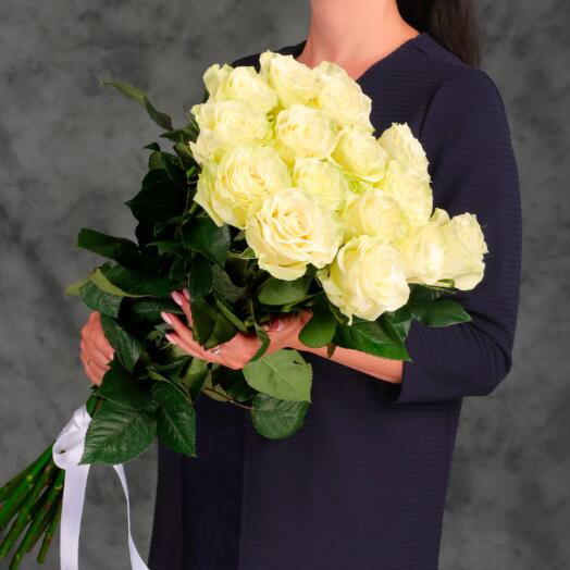 15 WHITE roses