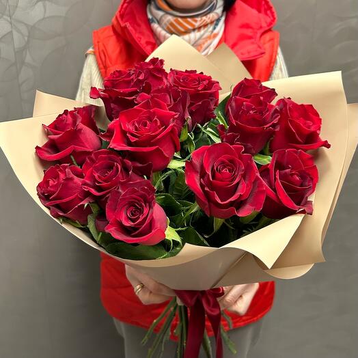 15 rosas rojas grandes