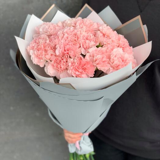 Bouquet of delicate dianthusrv
