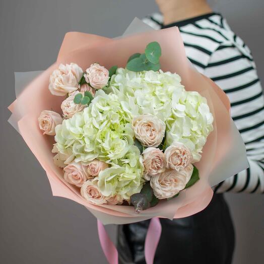 Ramo de hortensias y rosas de peonía Bobmastic