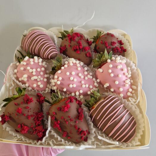 Клубника в шоколаде 🍫(9 ягод) Дуэт маме/ мамуле/ любимой/ девушке/ жене/ сестре/ коллеге/ подруге