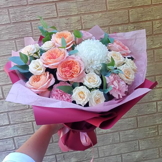 Delicate bouquet with eucalyptus "Coral"