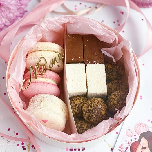 Подарок маме набор десертов птичье молоко трюфели макаруни