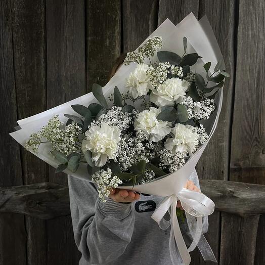 Ramo "Primera nieve" con Dianthus y gypsophila FM141