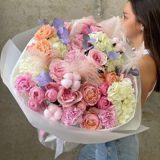 Роскошный большой букет из элитных цветов 💕