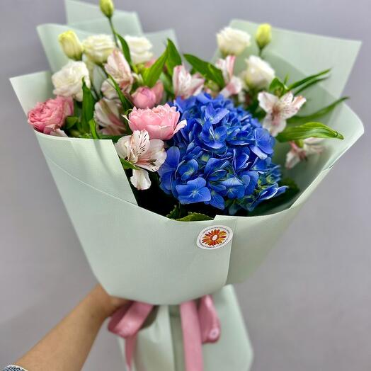 Букет "Яркая фантазия" от цветочного магазина Оранж Алматы