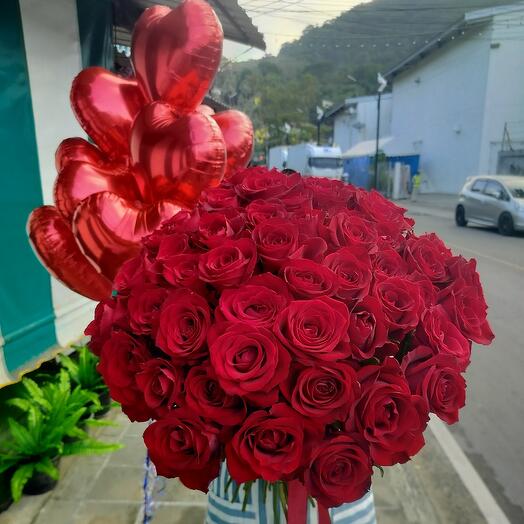 Set of red roses
