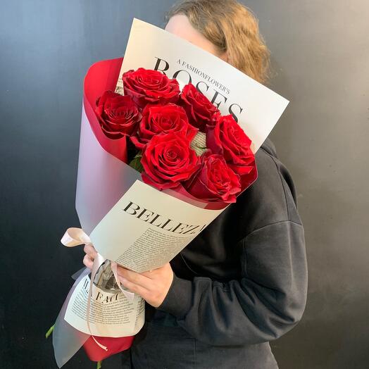Rosas rojas en la elaboración