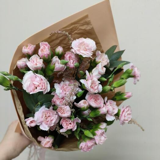 Букет из кустовых диантусов