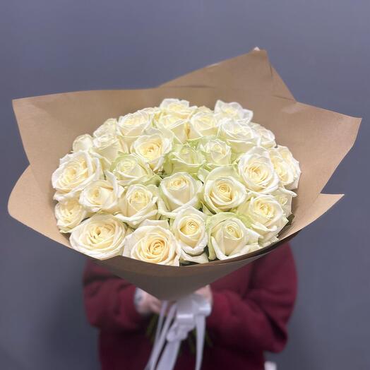 Букет из 25 белых роз (60см)