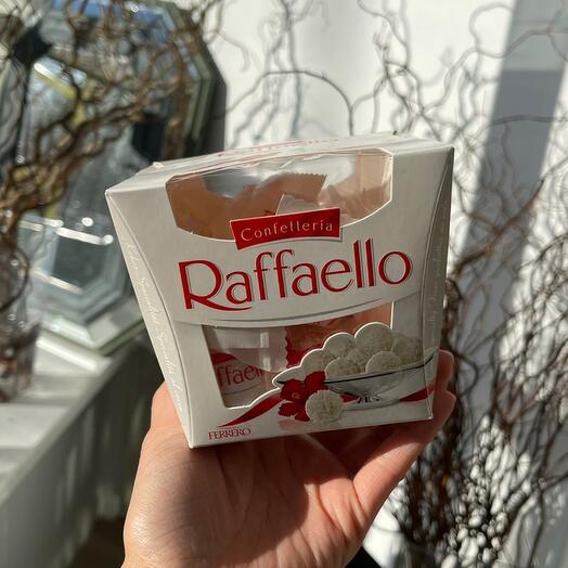 Коробка конфет «RAFFAELLO»