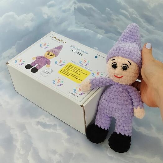 Набор для вязания игрушки крючком "Гномик", фиолетовый