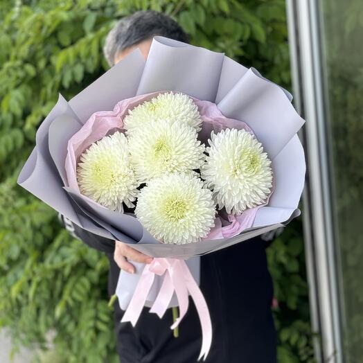Букет крупных белых хризантем 🌸