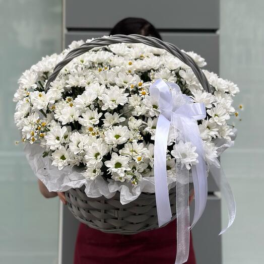 Корзина с ромашками