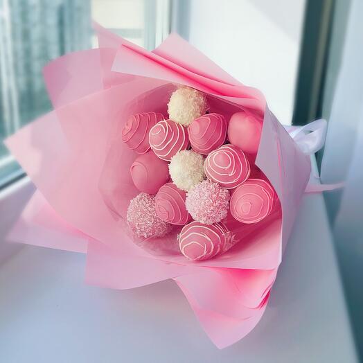 Bouquet of 13 chocolate-covered strawberries "Lady Pink"