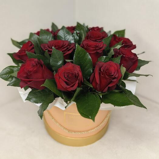 Rosas rojas en una Caja