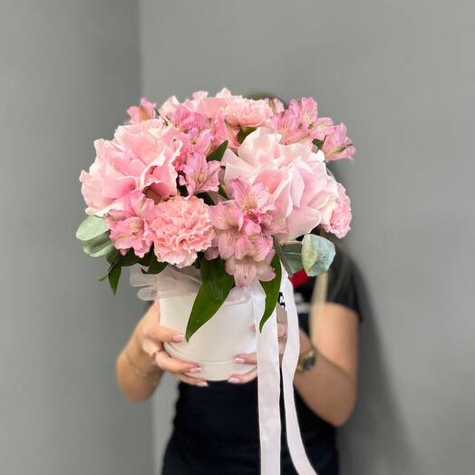 Нежные цветы в коробке