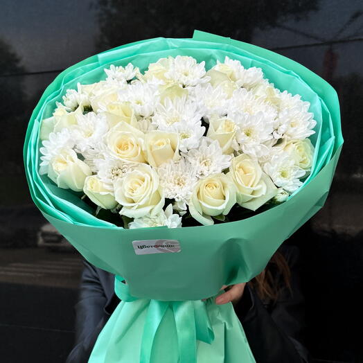 Mix of chrysanthemums and roses