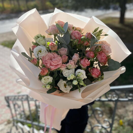 С кустовыми розами