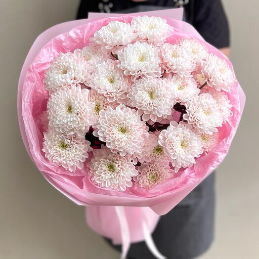 Bouquet of 5 delicate pink bush chrysanthemums