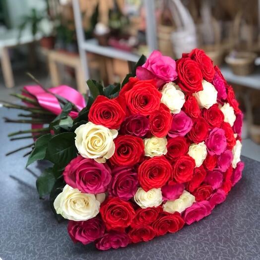 Bouquet of 19 roses in blue