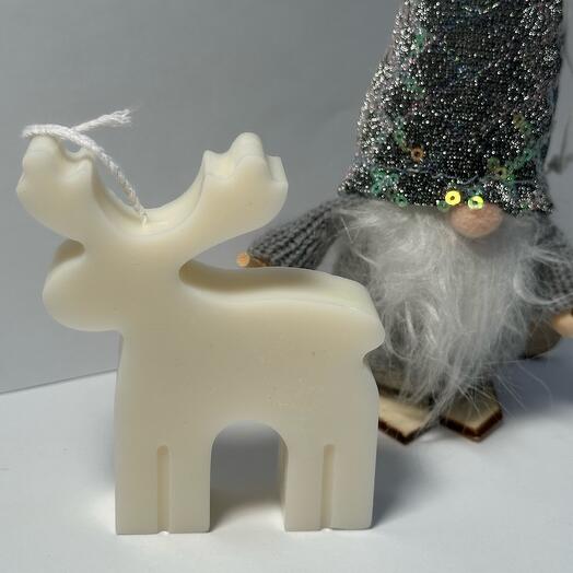 Олень свеча ручной работы