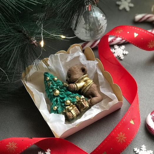 Шоколадная фигурка из итальянского шоколада «Мишка с ёлкой» презент на Новый год учителю,воспитателю,коллегам,любимой девушке