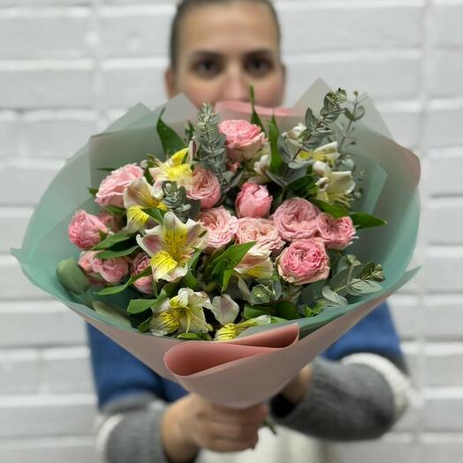 Волшебный эвкалипт с кустовыми розами