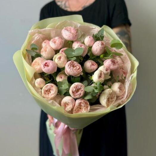 Rosas en forma de peonía Mansfield Park + eucalipto