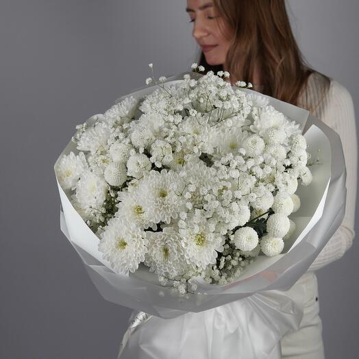 Букет пышных белый хризантем