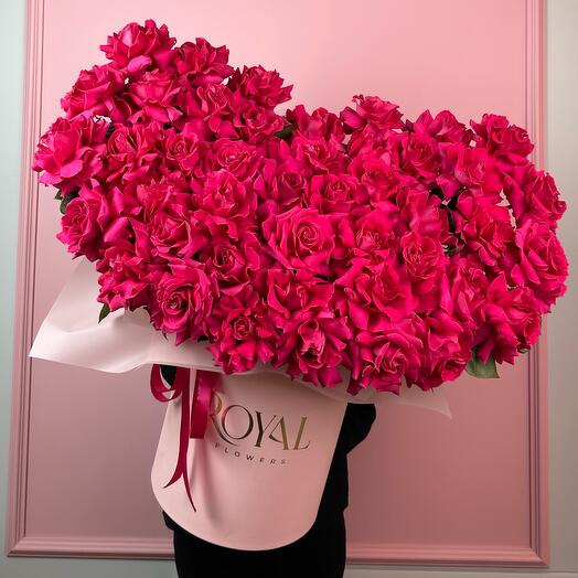 Композиция Гигант из малиновых роз