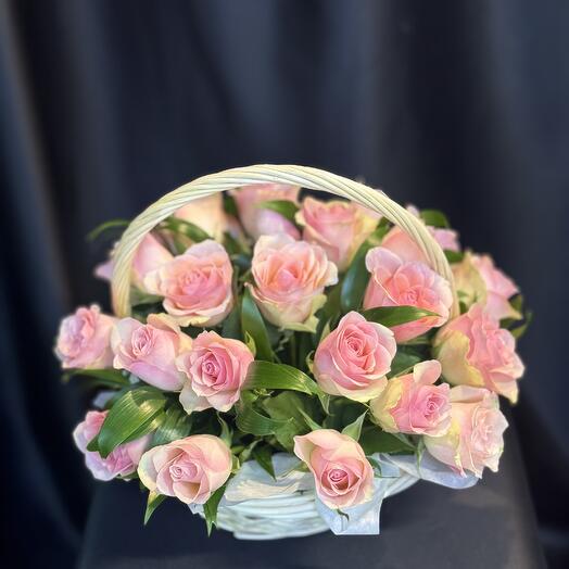 Basket with pink roses