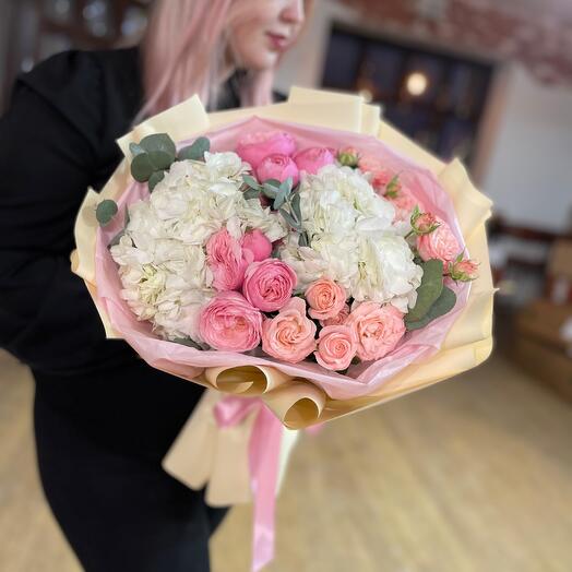🌸Авторский букет  "Летнее настроение» из кустовых роз и гортензий