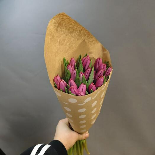Monobucket of 19 tulips