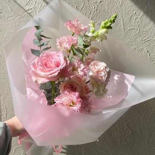 Букет «Весенний день» с розой и эустомой