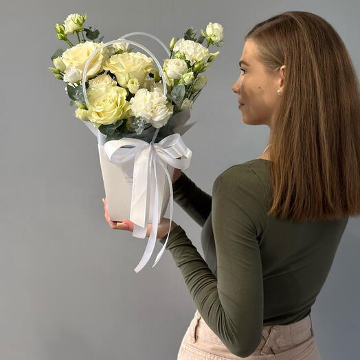 Цветы в сумке 899