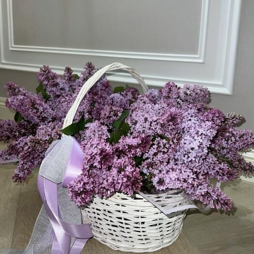 Корзина с сиренью