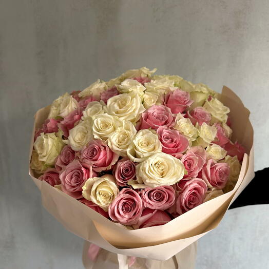 Large bouquet of 80 white and pink roses