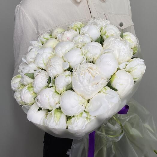 35 пионов