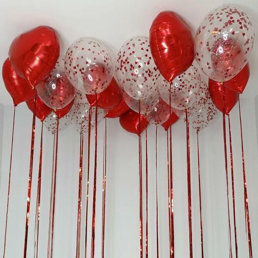 23 шара, конфетти и сердца