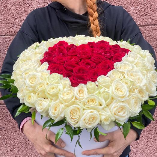 Сердце из роз в коробке