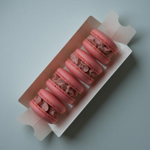 Макарон «Клубника-базилик» 4шт