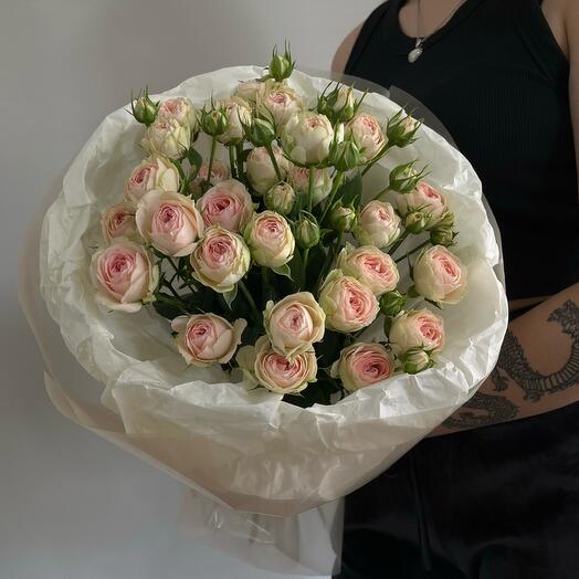 Lovely 🤍 букет из пионовидных кустовых роз 🌸