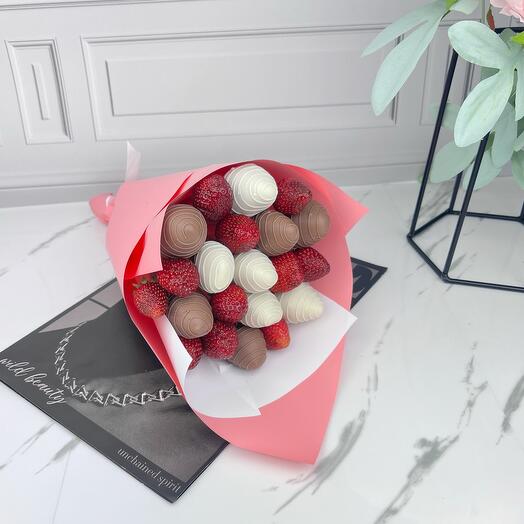 Strawberry in chocolate bouquet "Joy"