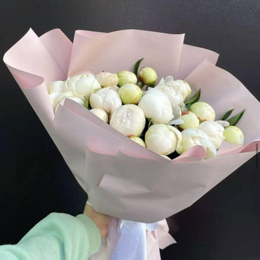 Белые пионы 23шт