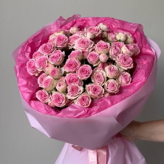 Букет из 15 нежных кустовых роз