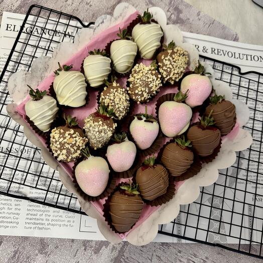 Набор клубники в шоколаде 20 шт «Для нее»🥰