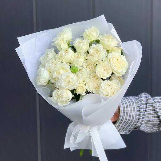 Букет из пионовидной кустовой розы🤍