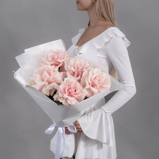 Букет из 5 розовых, французских роз